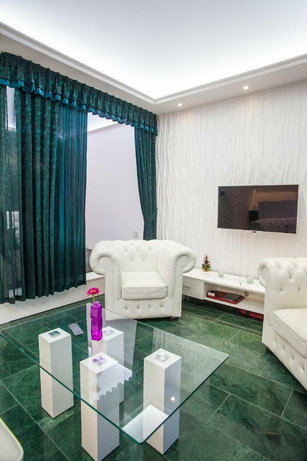 Apartment Royal In Centre
